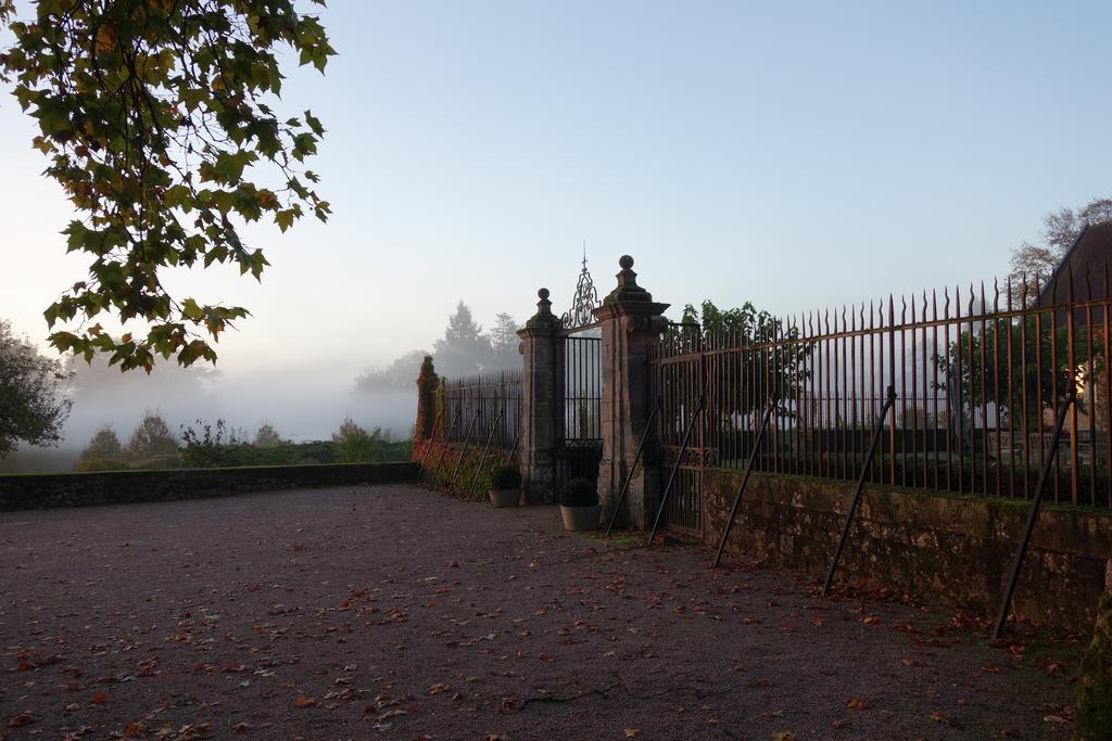 Chateau De Villette Poil Exterior foto